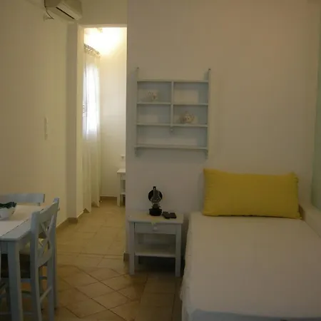 Studio Filareti * Chora (Ios)